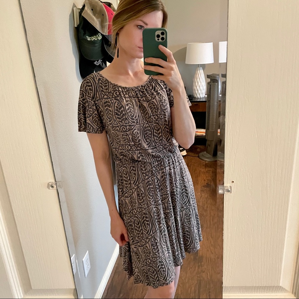 LOFT Beige & Black Flutter-sleeve Dress